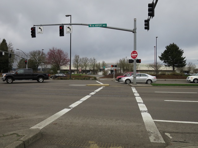 82nd at Airport Wy looking north sm